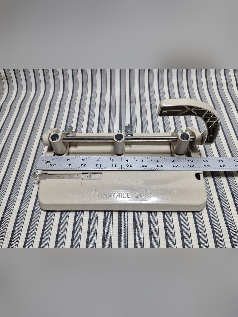 Foothill 310 Adjustable 3 Hole Paper Punch Heavy Duty Made In USA Office Binder - Picture 8 of 10